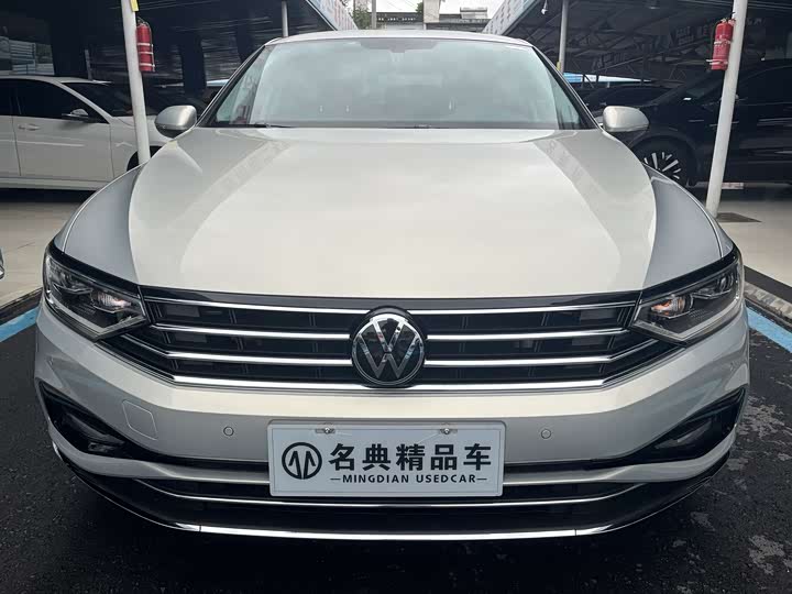 Фото 2 - Volkswagen Magotan