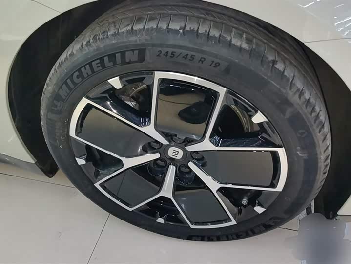 Фото 6 - Xiaomi SU7