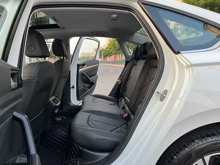 Фото 6 - Volkswagen Lavida