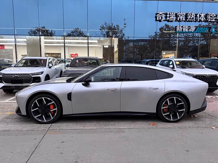 Фото 3 - XPeng P7