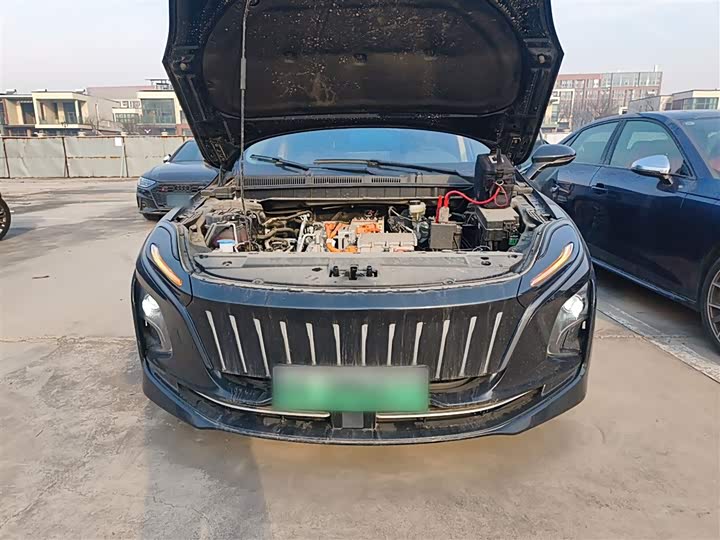 Фото 3 - Hongqi E-QM5