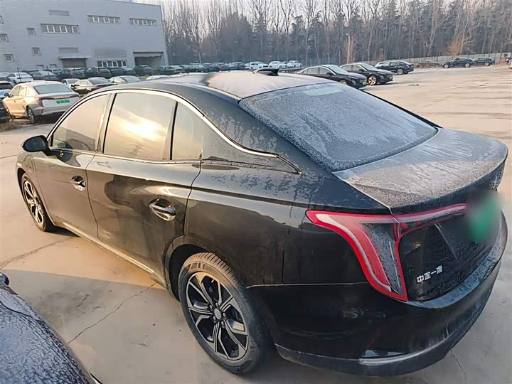 Фото 5 - Hongqi E-QM5