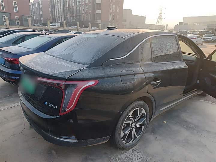 Фото 7 - Hongqi E-QM5