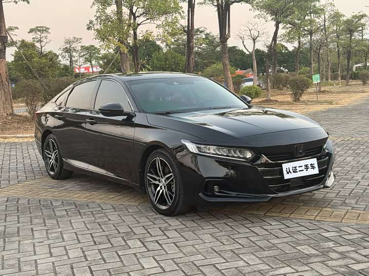 Фото 3 - Honda Accord