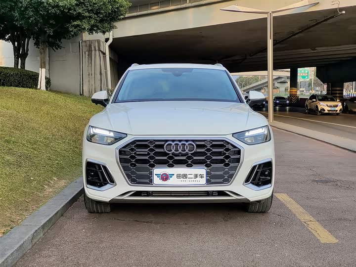 Фото 2 - Audi Q5L