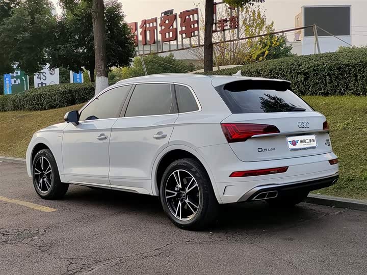 Фото 4 - Audi Q5L