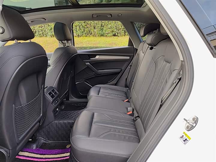 Фото 8 - Audi Q5L