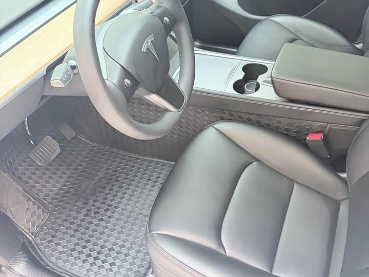 Фото 9 - Tesla Model Y