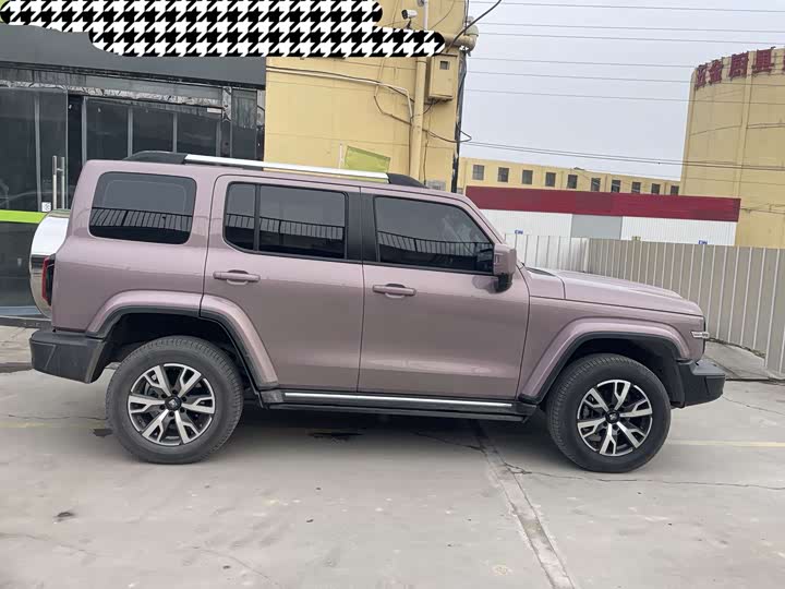 Фото 2 - Tank 300