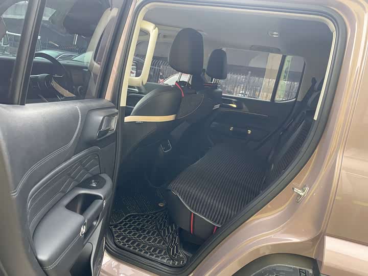 Фото 6 - Tank 300