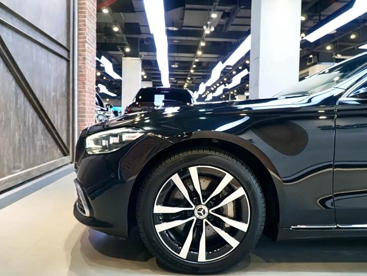 Фото 5 - Mercedes-Benz S-Class