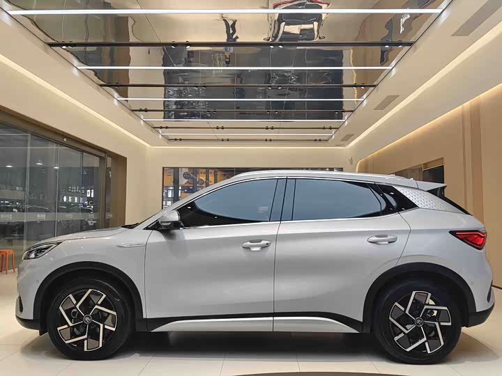 Фото 2 - BYD Yuan Plus