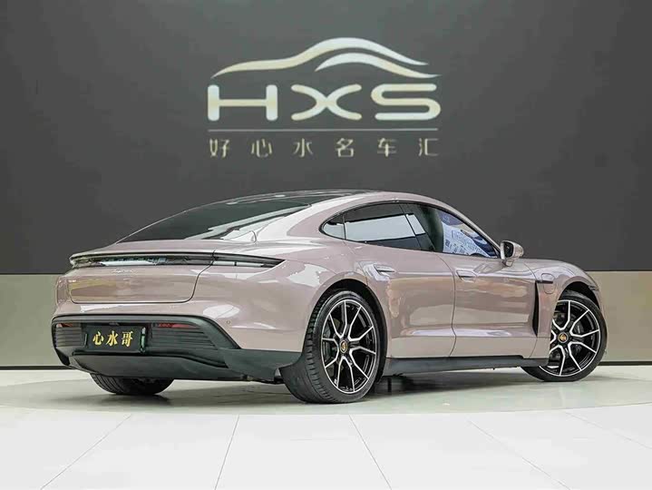 Фото 4 - Porsche Taycan