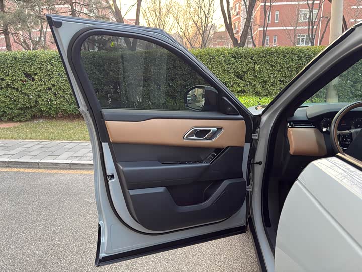 Фото 7 - Land Rover Range Rover Velar