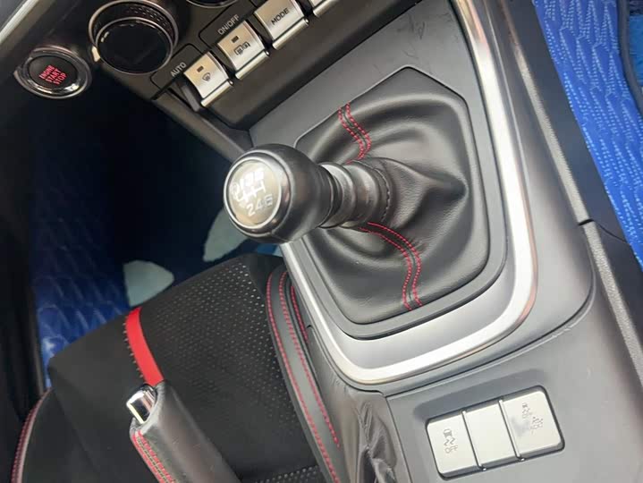 Фото 3 - Subaru BRZ