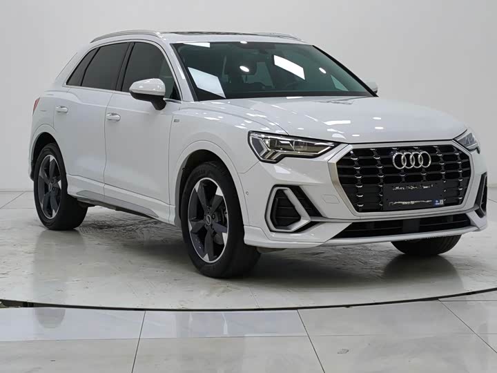 Фото 1 - Audi Q3