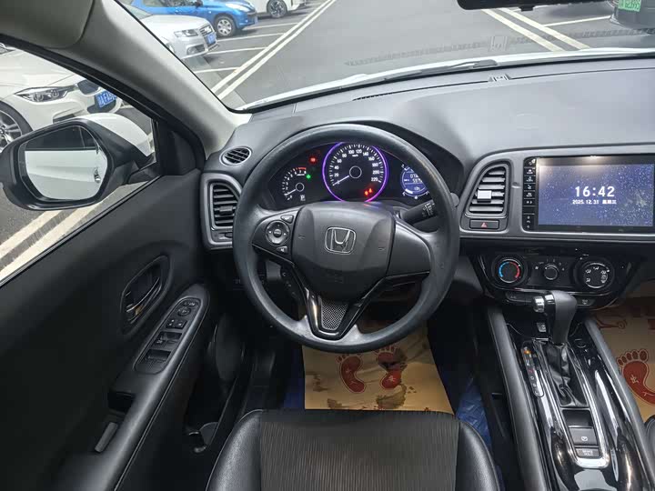 Фото 8 - Honda Vezel