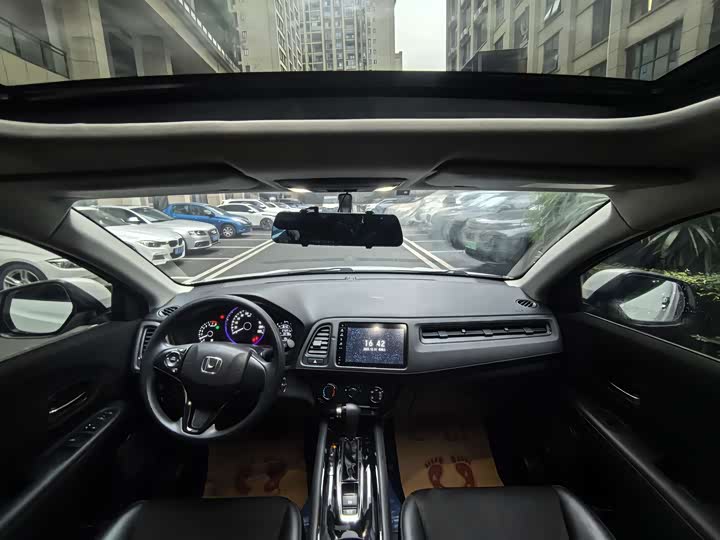 Фото 9 - Honda Vezel