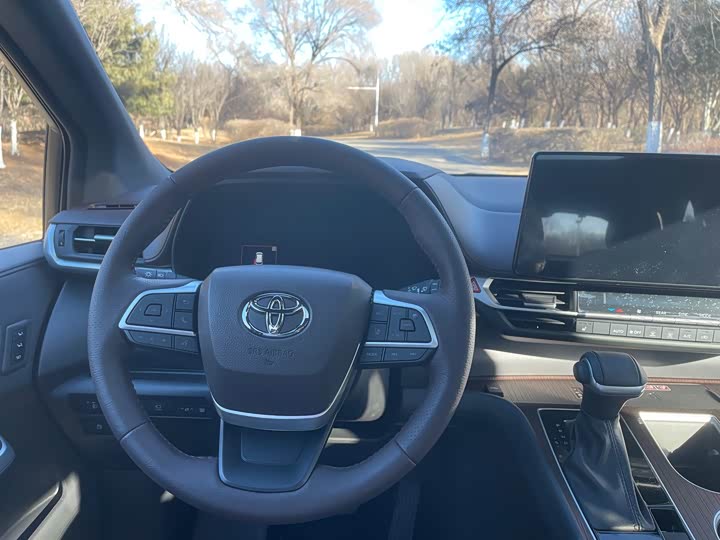 Фото 6 - Toyota Granvia