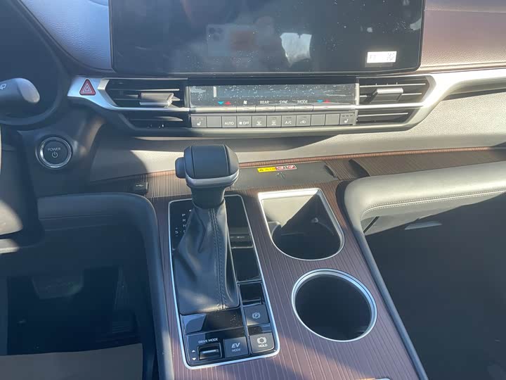 Фото 8 - Toyota Granvia