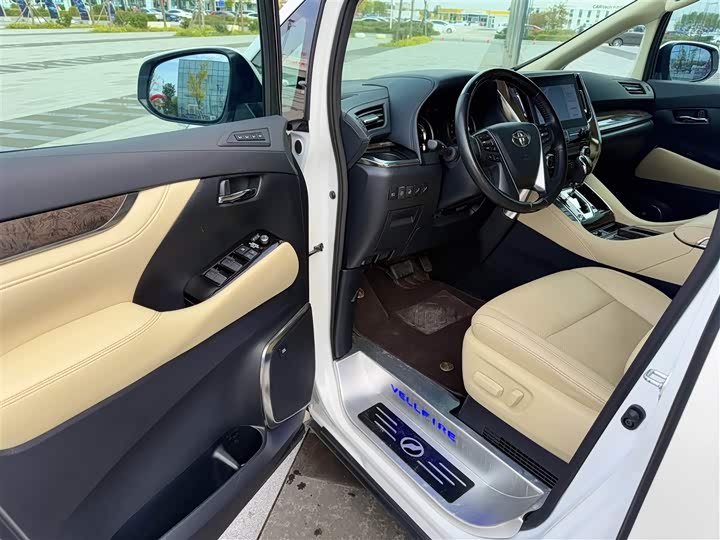 Фото 4 - Toyota Vellfire