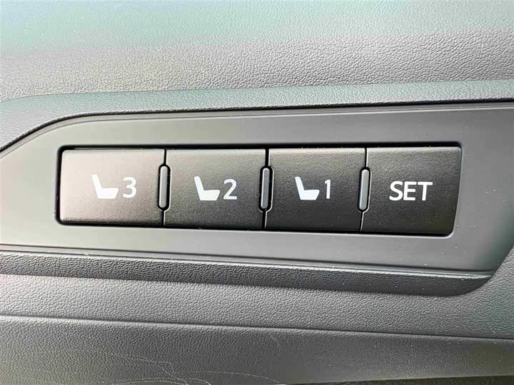 Фото 6 - Toyota Vellfire