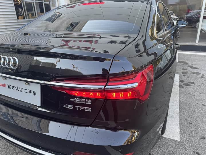 Фото 8 - Audi A6L