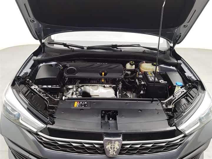 Фото 6 - Roewe i5