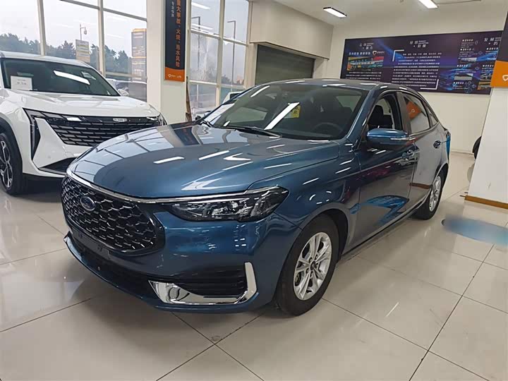 Фото 1 - Ford Escort