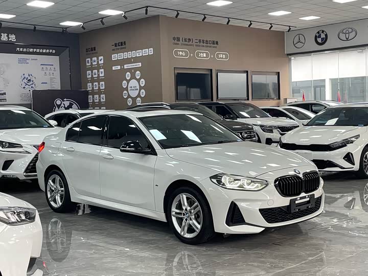 Фото 3 - BMW 1 Series