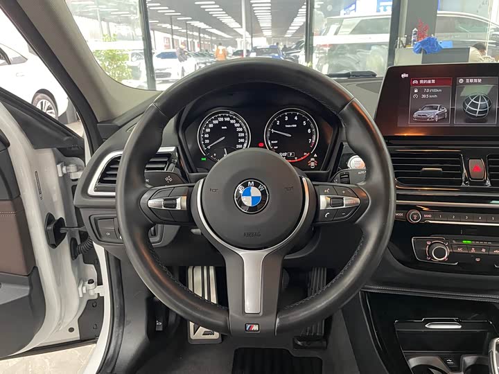 Фото 9 - BMW 1 Series