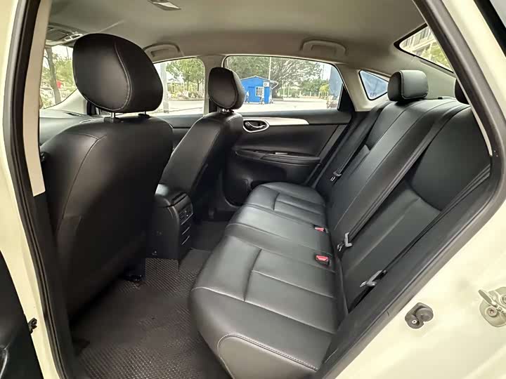 Фото 4 - Nissan Sylphy