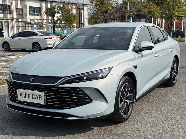 Фото 1 - BYD Qin L