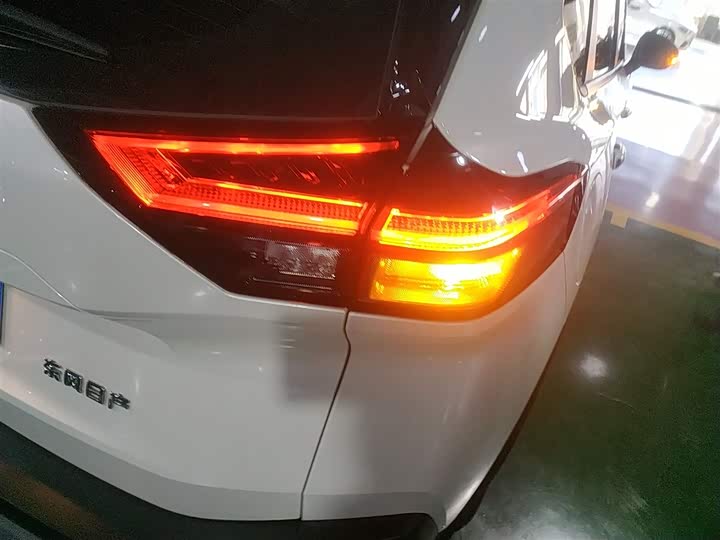 Фото 8 - Nissan X-Trail