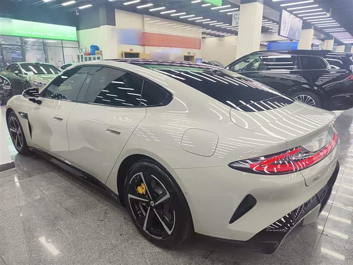 Фото 5 - Xiaomi SU7