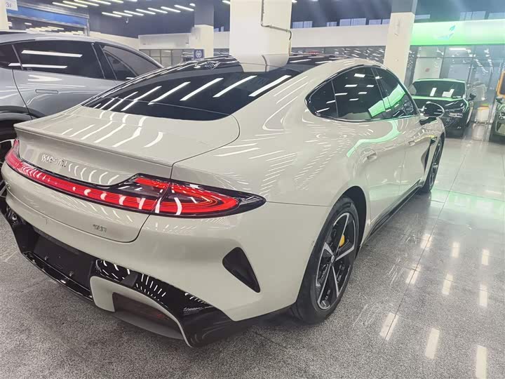 Фото 7 - Xiaomi SU7