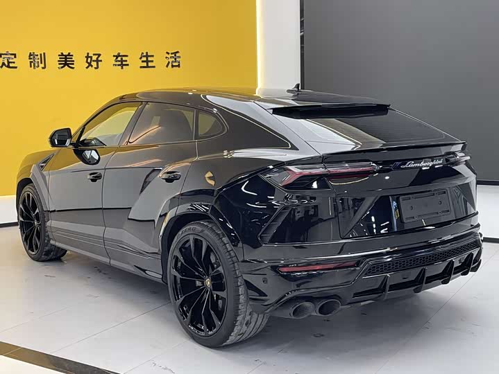 Фото 7 - Lamborghini Urus