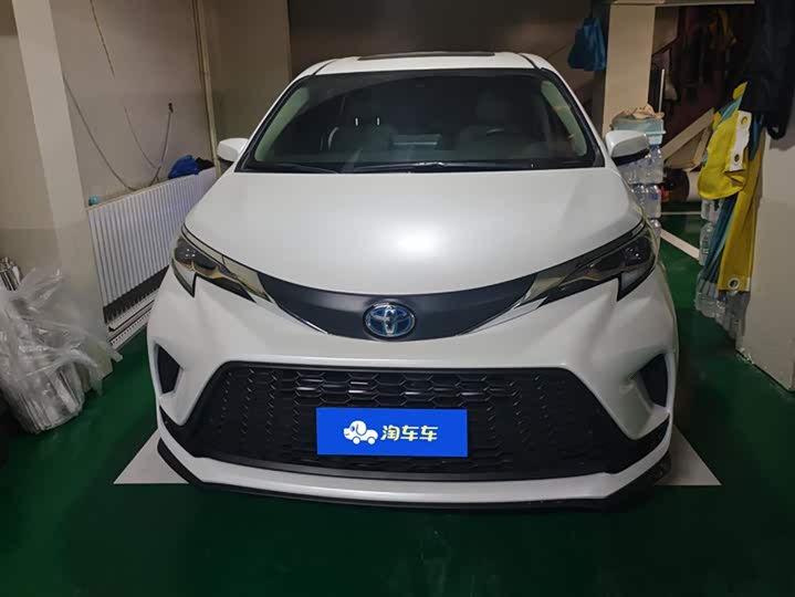 Фото 2 - Toyota Granvia