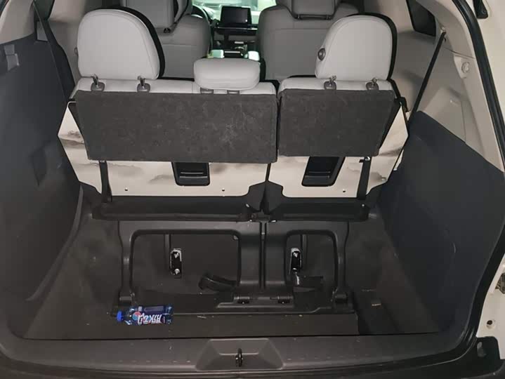 Фото 4 - Toyota Granvia