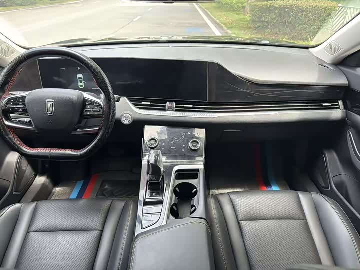 Фото 5 - Bestune B70