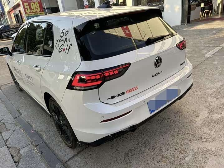 Фото 2 - Volkswagen Golf