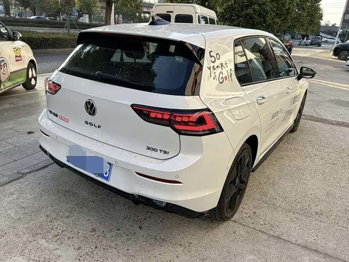 Фото 3 - Volkswagen Golf