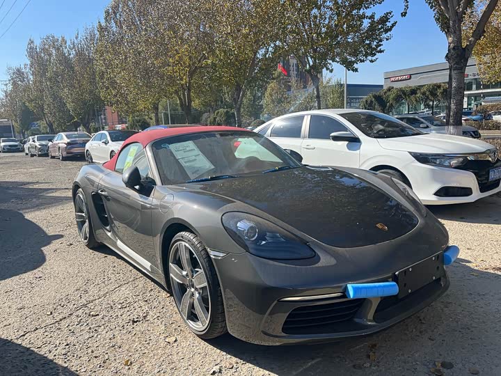 Фото 1 - Porsche 718