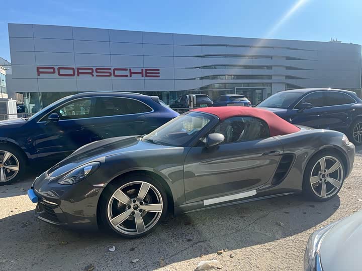 Фото 2 - Porsche 718