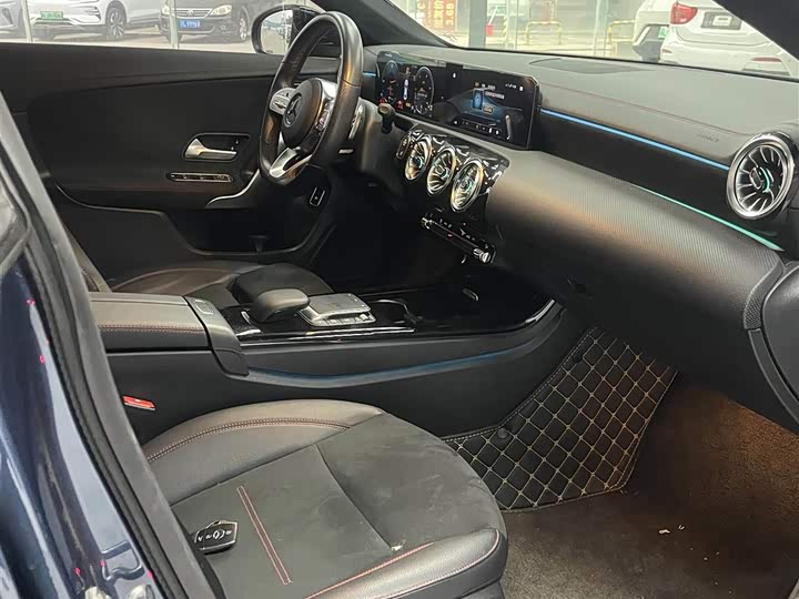 Фото 8 - Mercedes-Benz CLA-Class