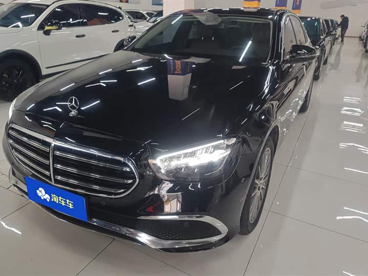 Фото 1 - Mercedes-Benz E-Class