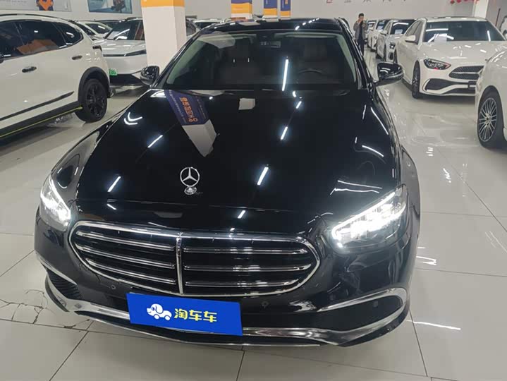 Фото 2 - Mercedes-Benz E-Class