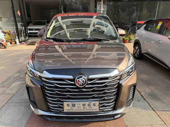 Фото 1 - Buick GL8 ES