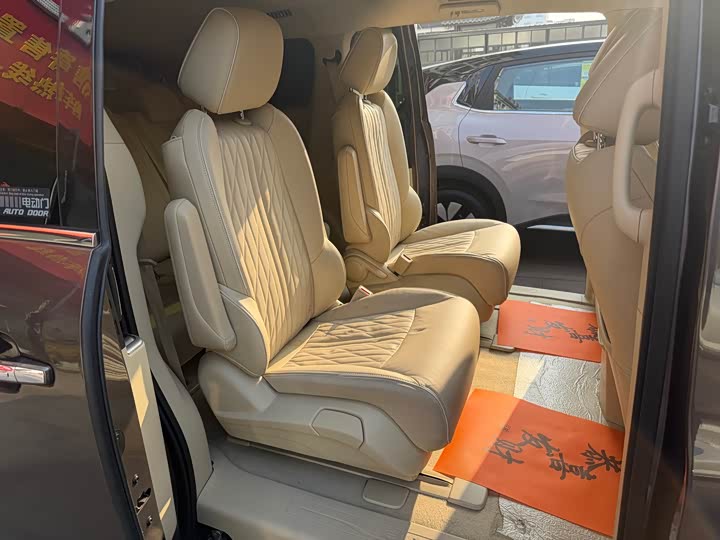 Фото 7 - Buick GL8 ES