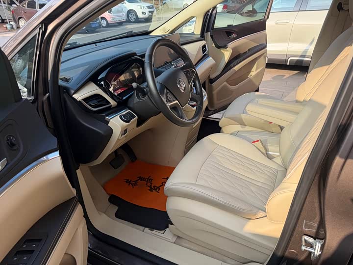 Фото 9 - Buick GL8 ES